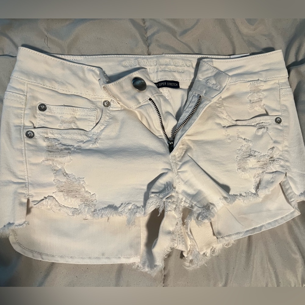 White American eagle shorts! Just taking up space in my closet!